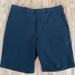 Black Walter Hagen golf shorts: 36